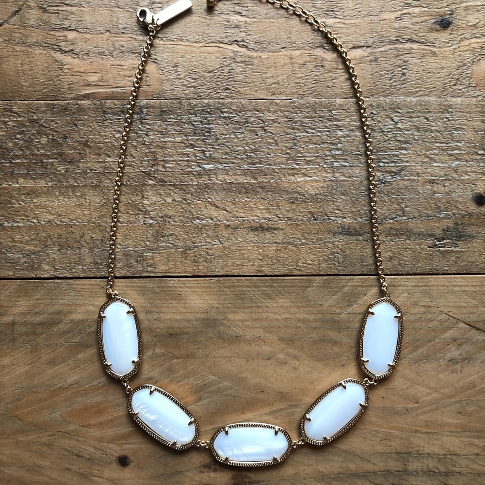 Kendra Scott necklace